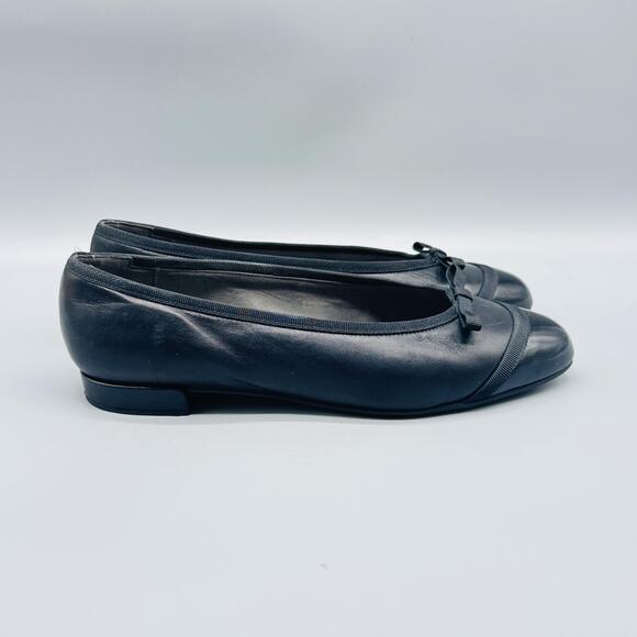 Stuart Weitzman Shoes Womens 7 Black Leather Ballet Flats Bow Cap Toe Slip On - Picture 1 of 11